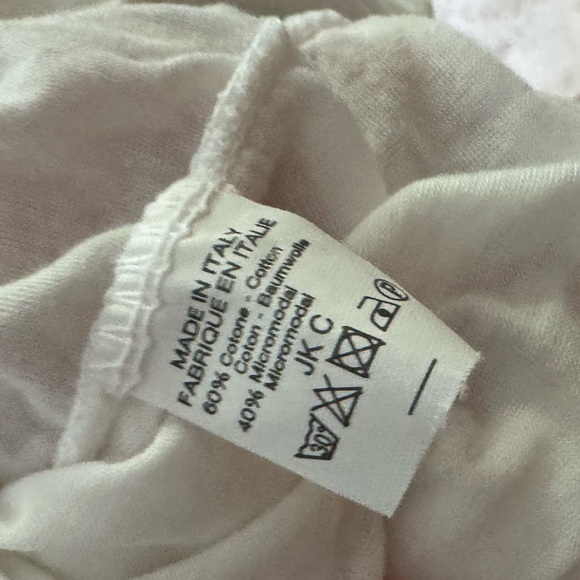 3/$30 Brandy Melville cropped off white very light top size M/L - Picture 5 of 5